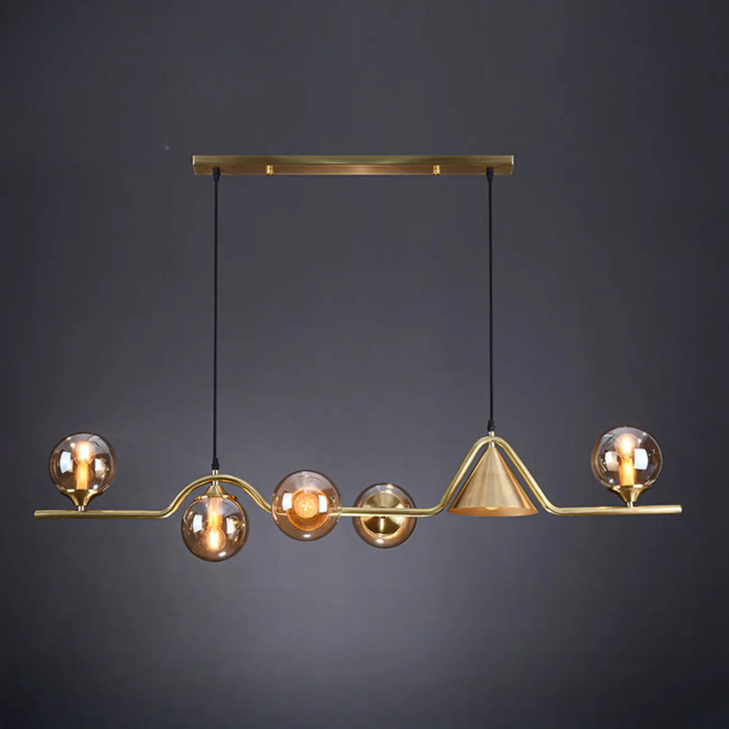 Salle à manger moderne avec suspension LED en laiton et verre pour îlot central