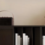 Bibliothèque cubique courte en bois noir avec tiroirs