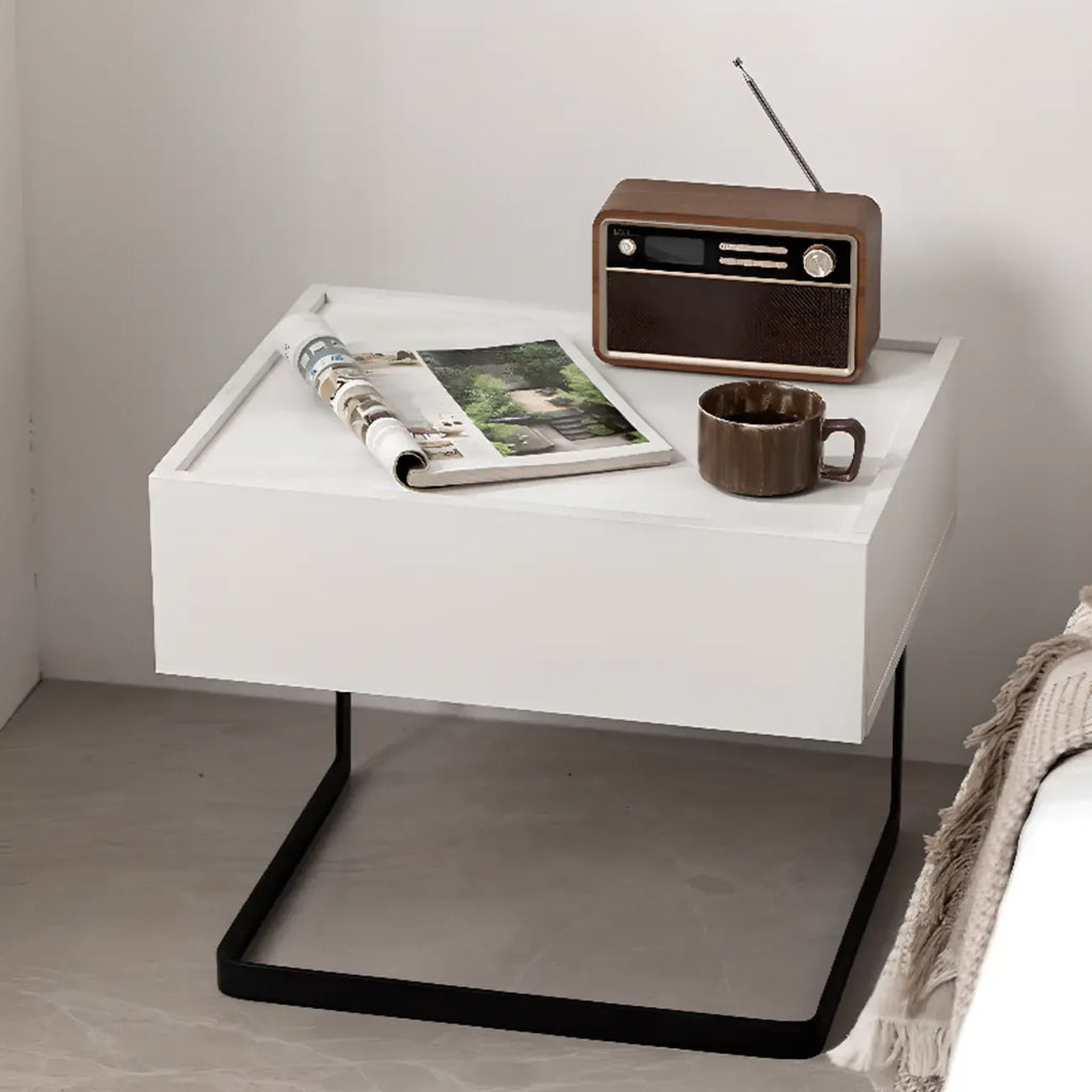 Table de chevet compacte moderne en bois noir avec tiroir