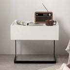 Table de chevet compacte moderne en bois noir avec tiroir
