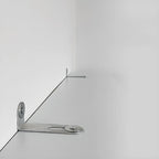 Armoire à chaussures haute en bois blanc avec façade rabattable pour couloir