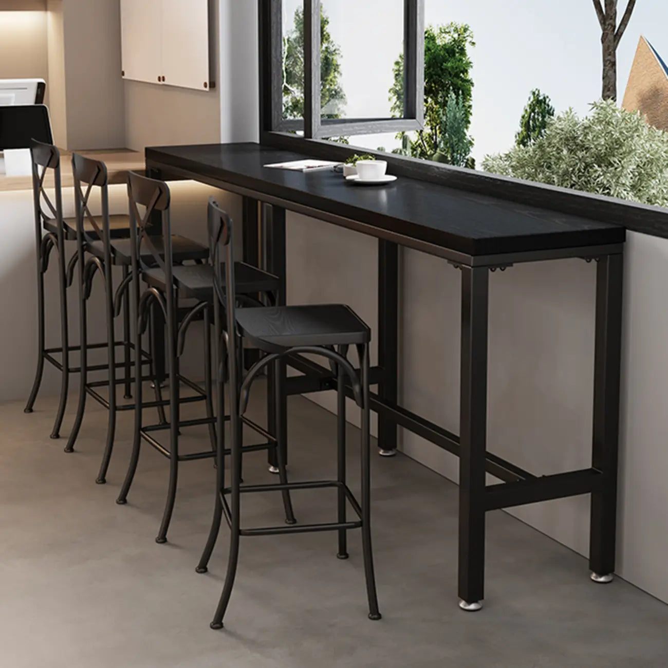 Tables de bar modernes en pin noir et métal avec repose-pieds