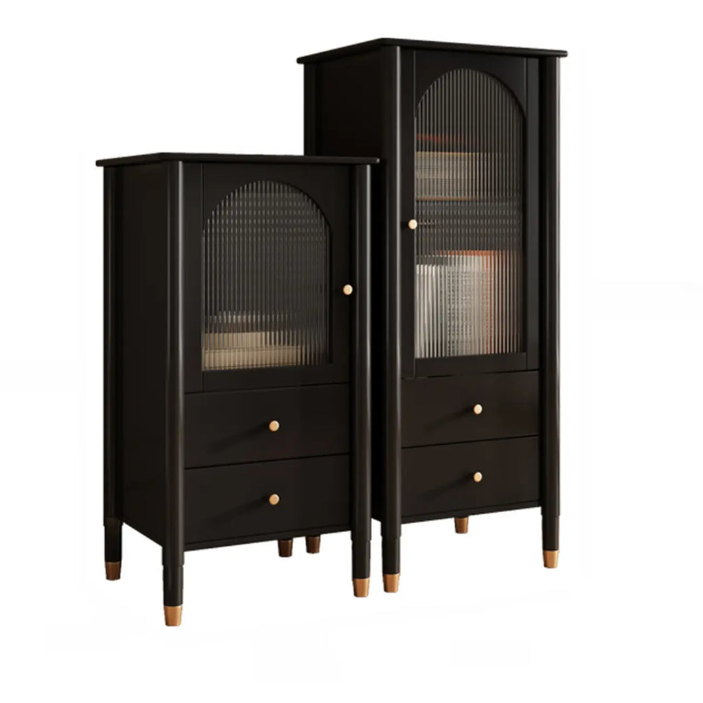 Armoire moderne en bois noir et or avec étagères réglables et porte vitrée