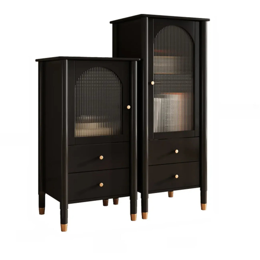 Armoire moderne en bois noir et or avec étagères réglables et porte vitrée