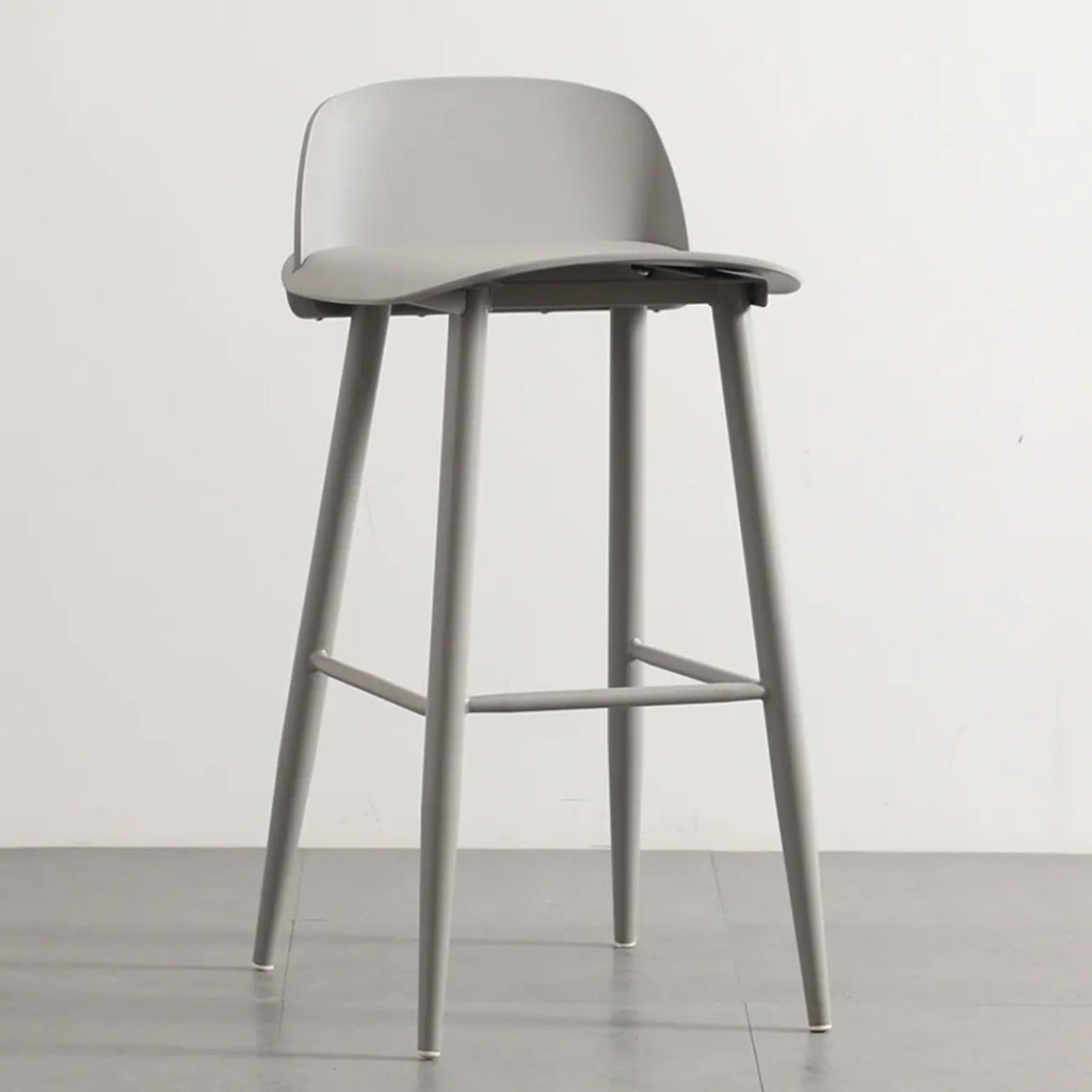 Tabourets de bar contemporains en plastique gris clair à dossier bas