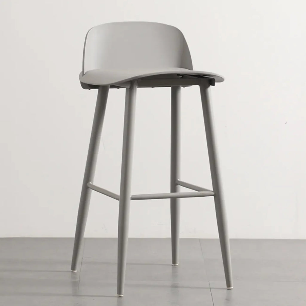Tabourets de bar contemporains en plastique gris clair à dossier bas