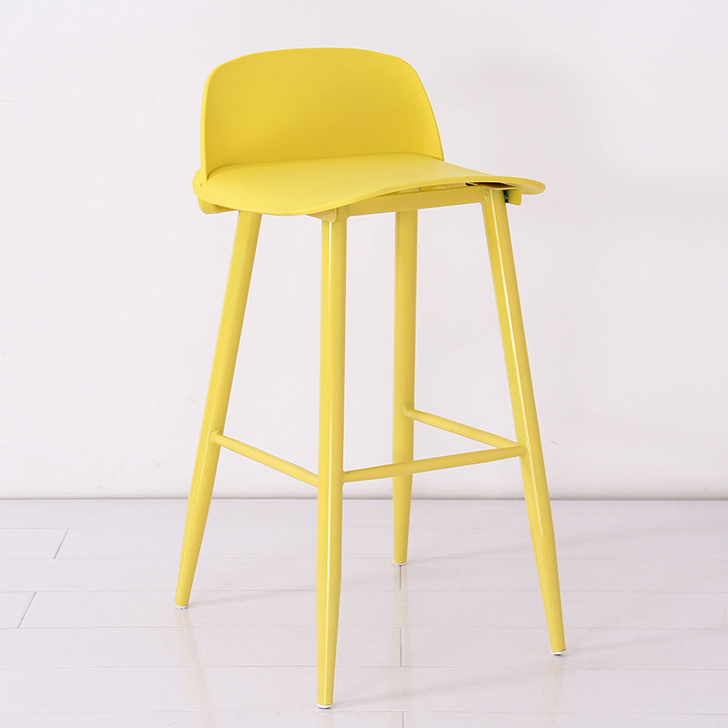 Tabourets de bar contemporains en plastique gris clair à dossier bas
