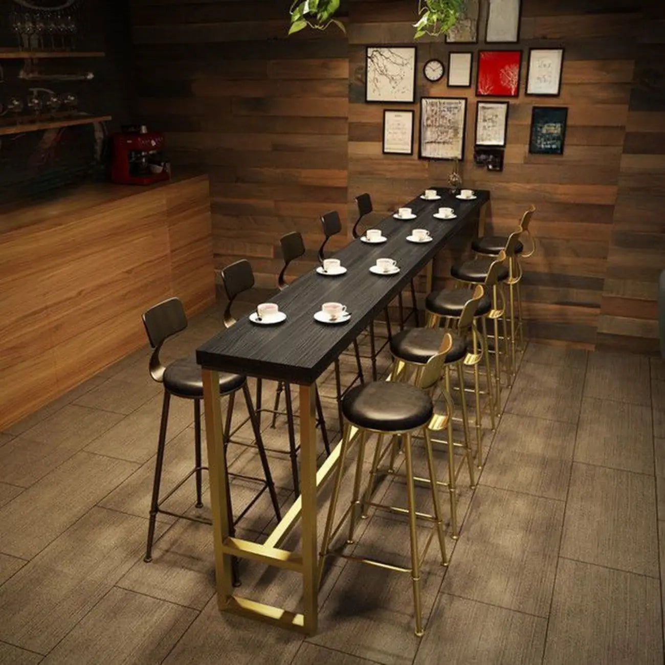 Tables de bar luxueuses en bois noir minuit avec repose-pieds en métal doré