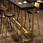 Tables de bar luxueuses en bois noir minuit avec repose-pieds en métal doré