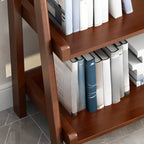 Libreria a scaletta stretta a 4 ripiani in legno di noce per camera da letto