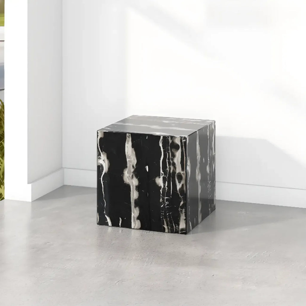 Table d'appoint minimaliste en marbre carré