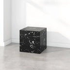 Table d'appoint minimaliste en marbre carré