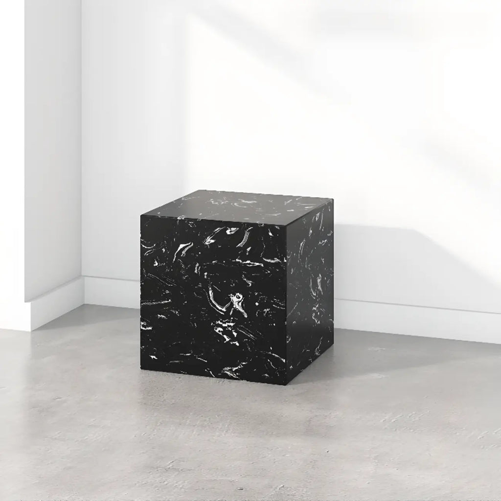 Table d'appoint minimaliste en marbre carré