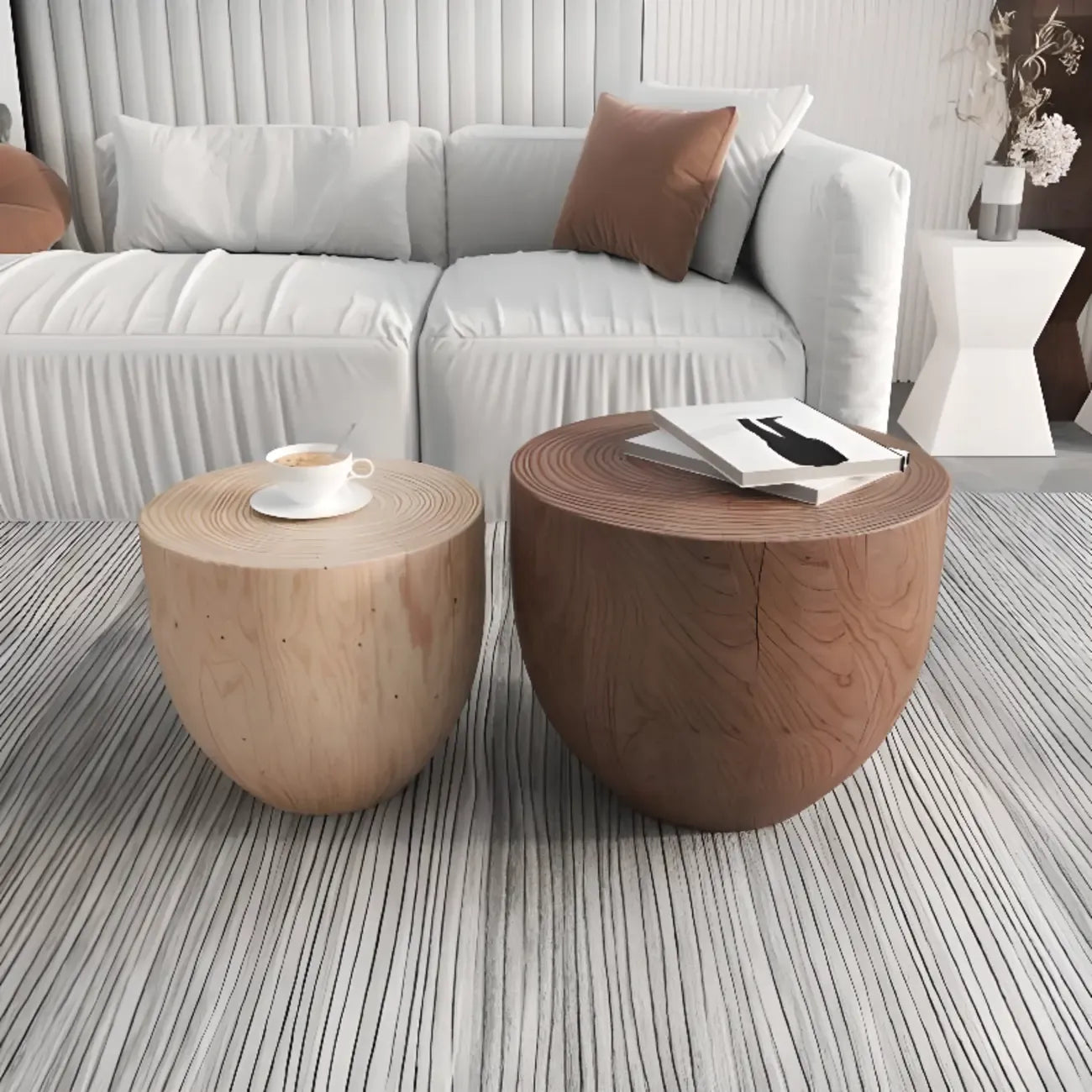 Table d'appoint en bois naturel de forme sablier
