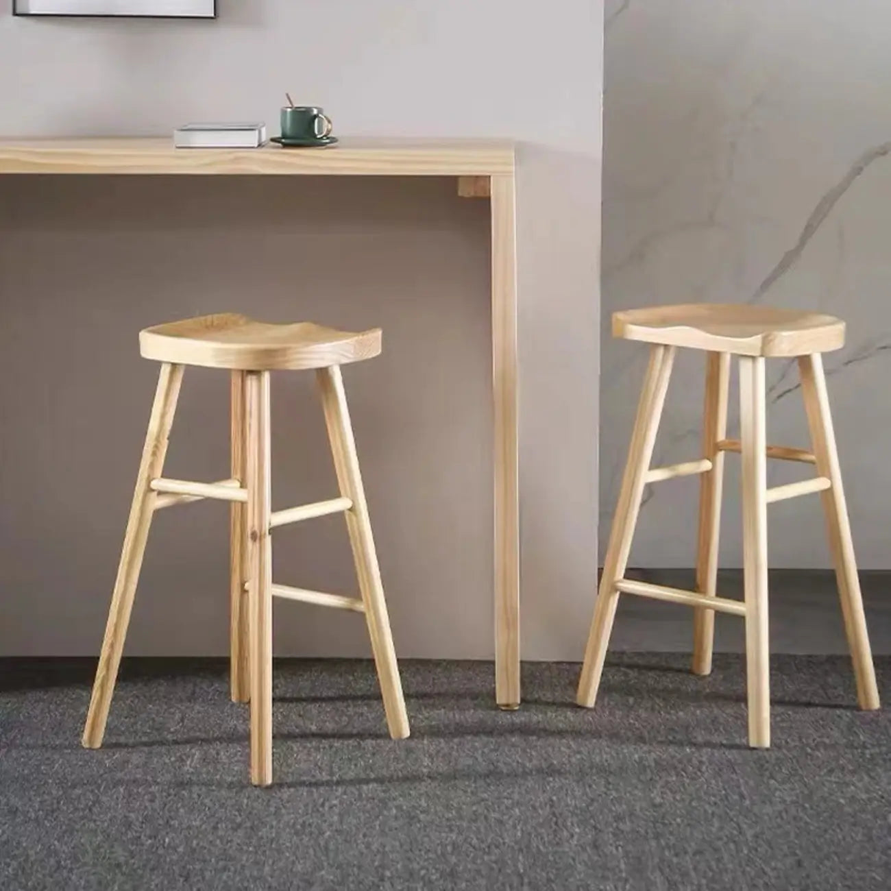 Tables de bar rectangulaires minimalistes en pin naturel