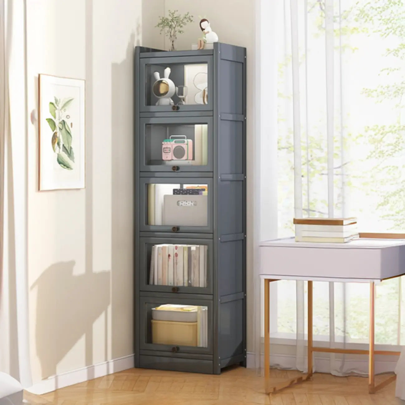 Vitrine moderne en bois brun avec façade en verre transparent