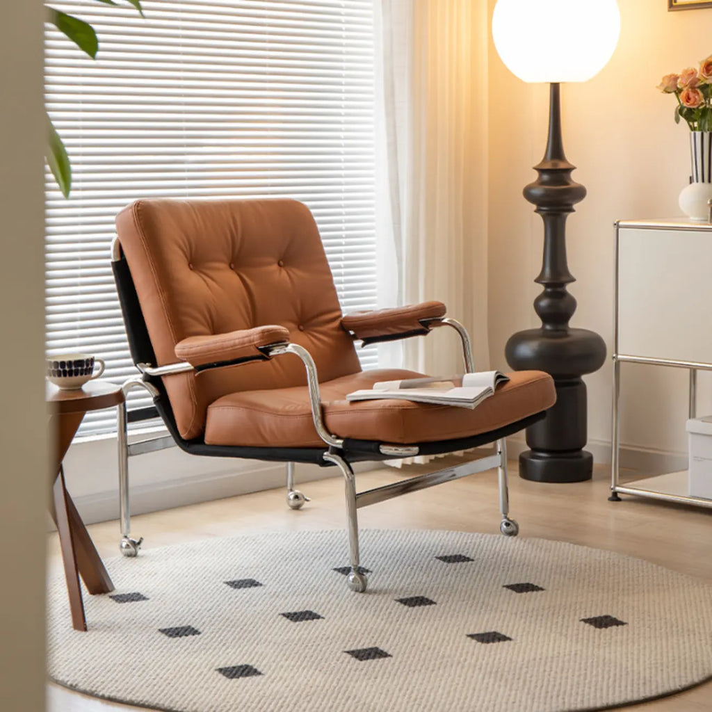 Fauteuil d'appoint en cuir style moderne du milieu du siècle avec roulettes