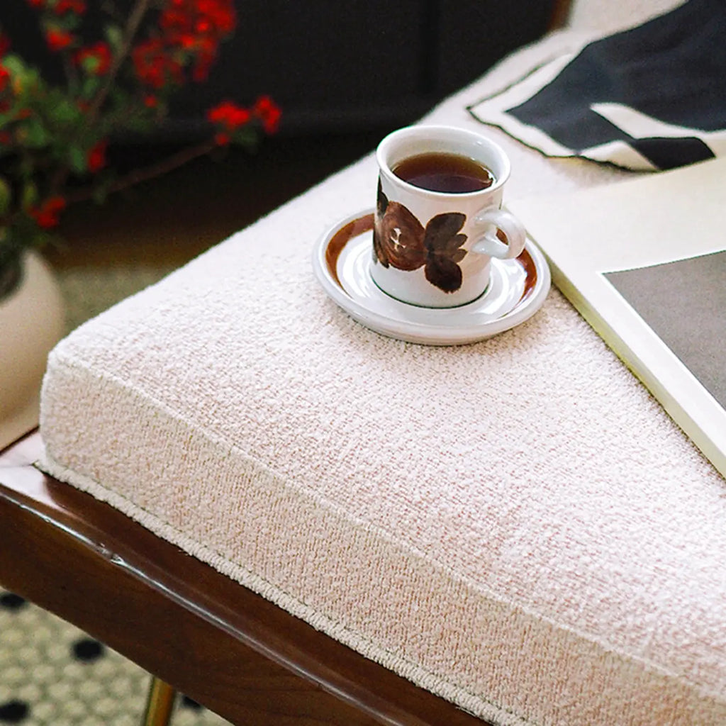 Fauteuil d'appoint glamour en sherpa avec coussin blanc