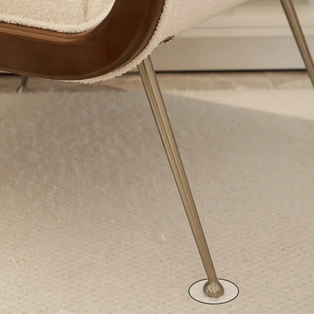 Fauteuil d'appoint glamour en sherpa avec coussin blanc