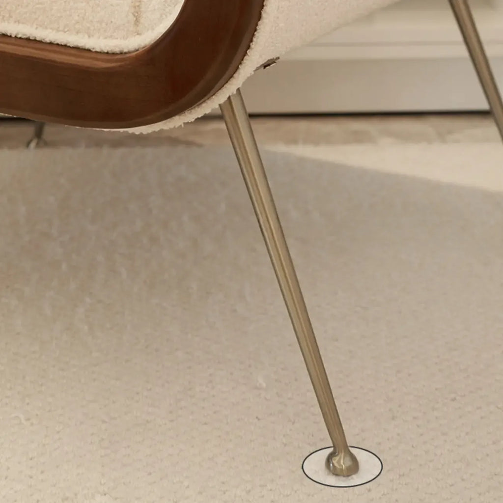 Fauteuil d'appoint glamour en sherpa avec coussin blanc