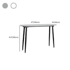 Table de bar moderne avec plateau en travertin gris et pieds en métal, idéale pour la salle à manger.