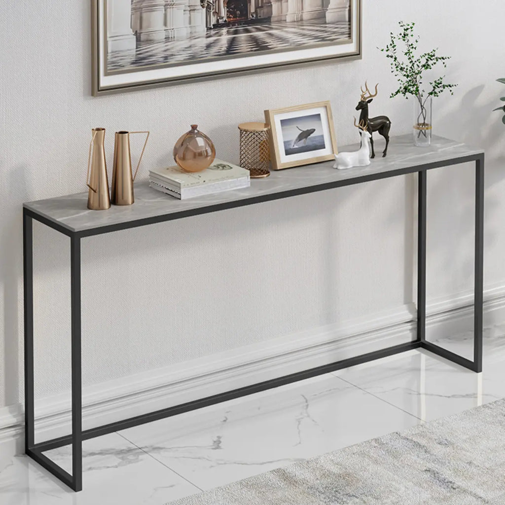 Tables de bar minimalistes en métal noir avec plateau en pierre