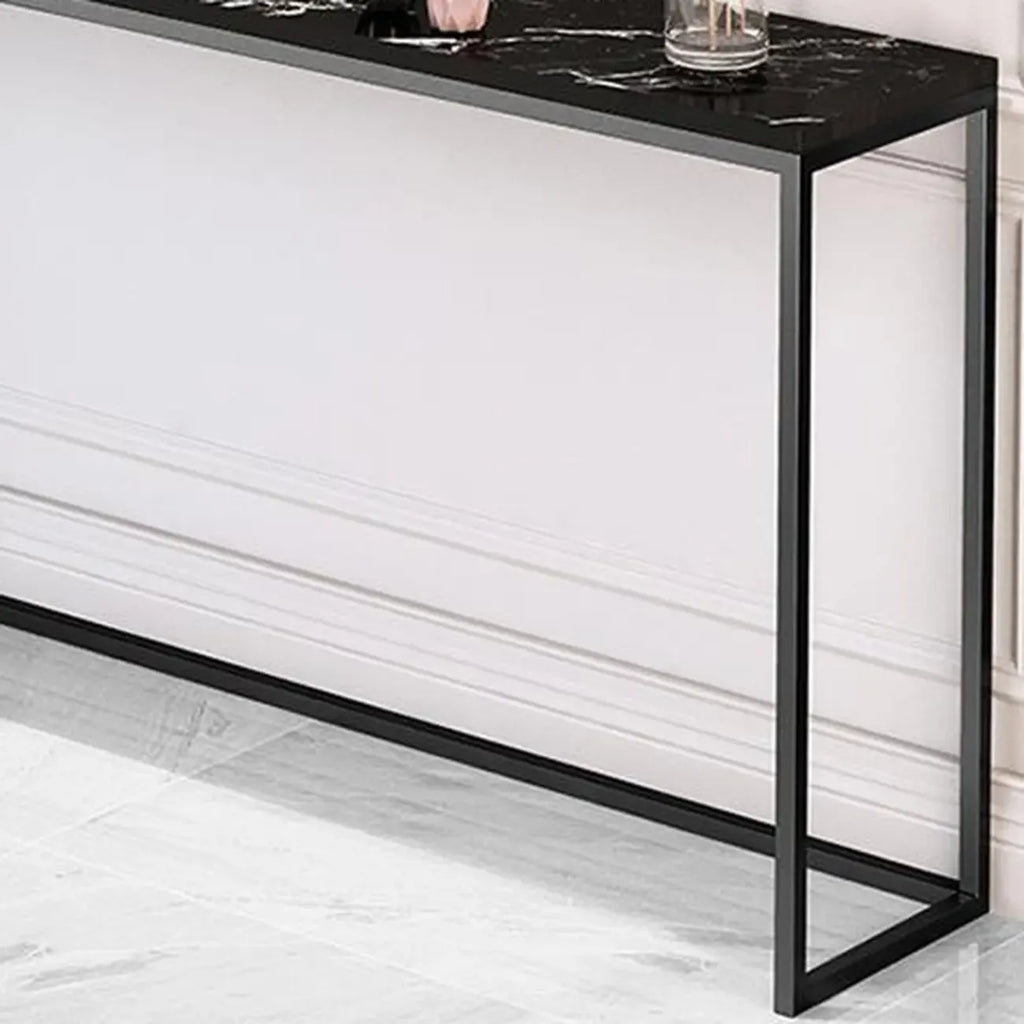 Tables de bar minimalistes en métal noir avec plateau en pierre