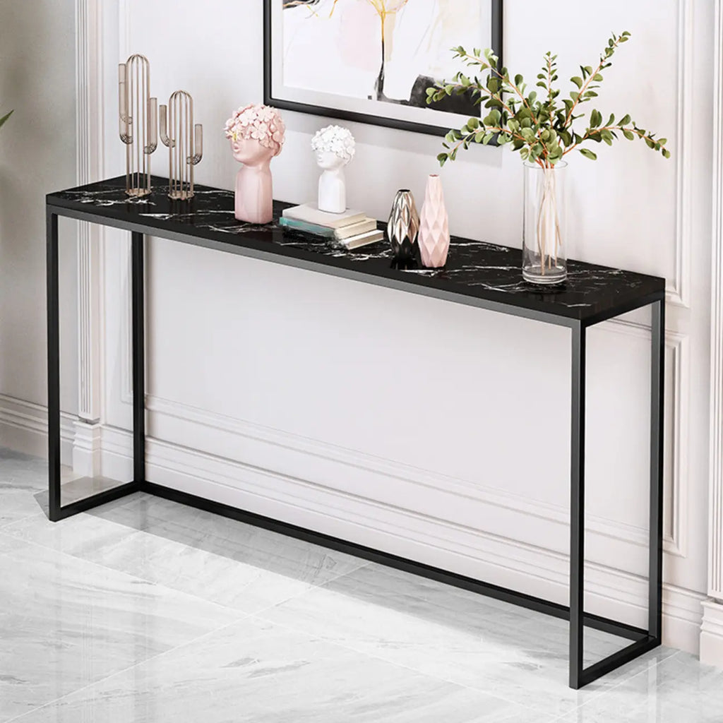Tables de bar minimalistes en métal noir avec plateau en pierre