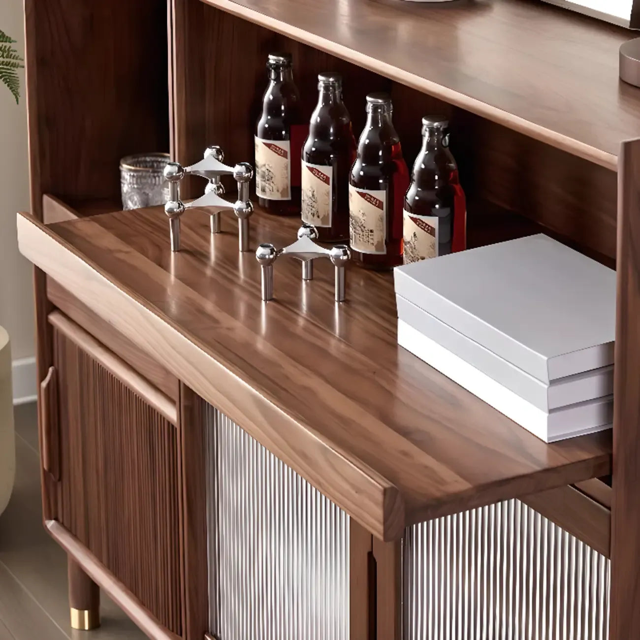 Armoire de rangement moderne en bois brun avec porte en verre et étagère réglable