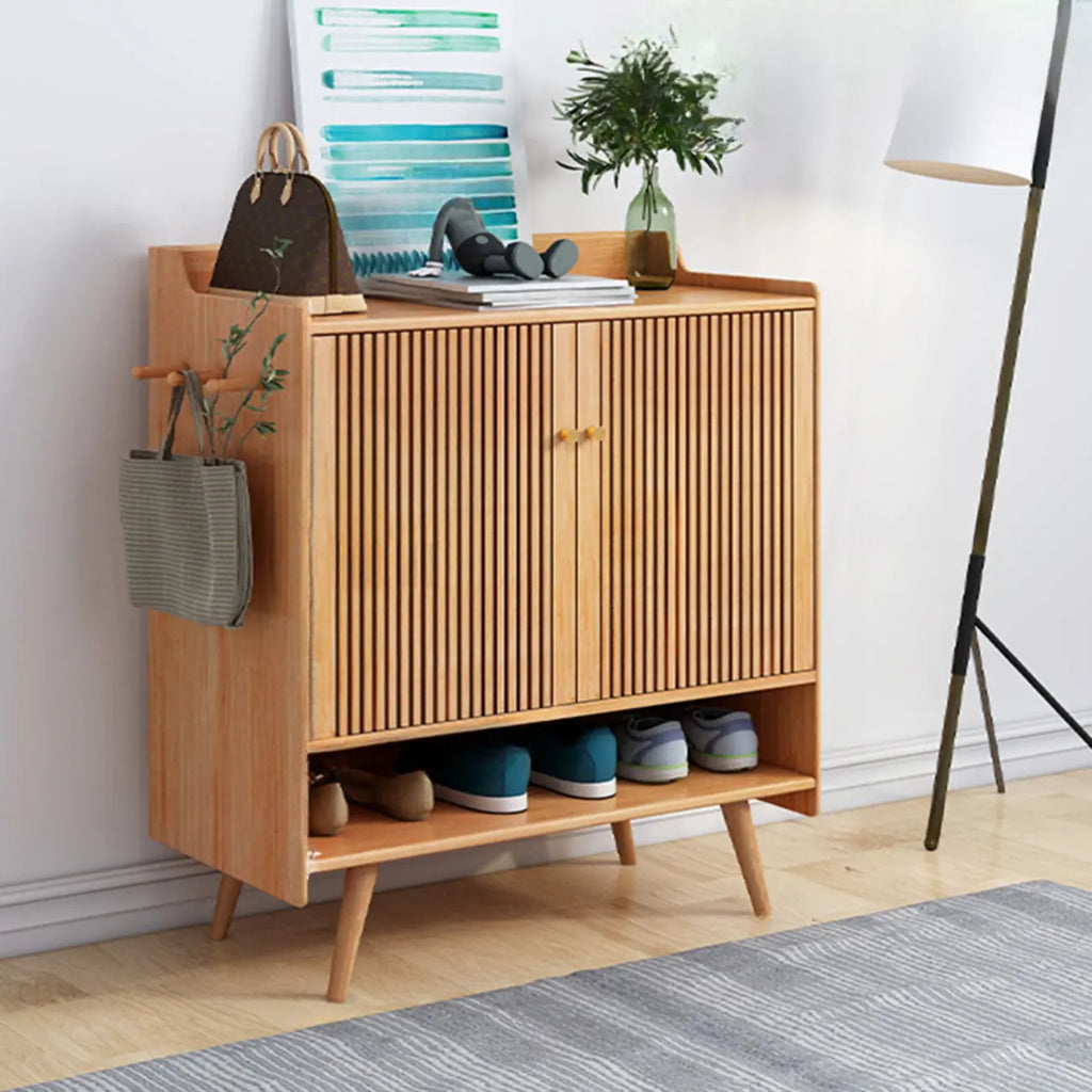 Moderna scarpiera in legno con ante per ingresso