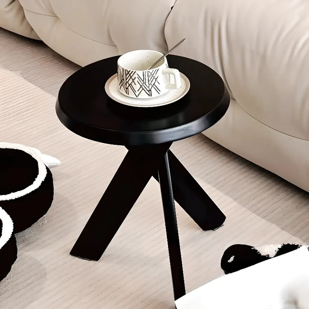 Table d'appoint trépied contemporaine en bois noir