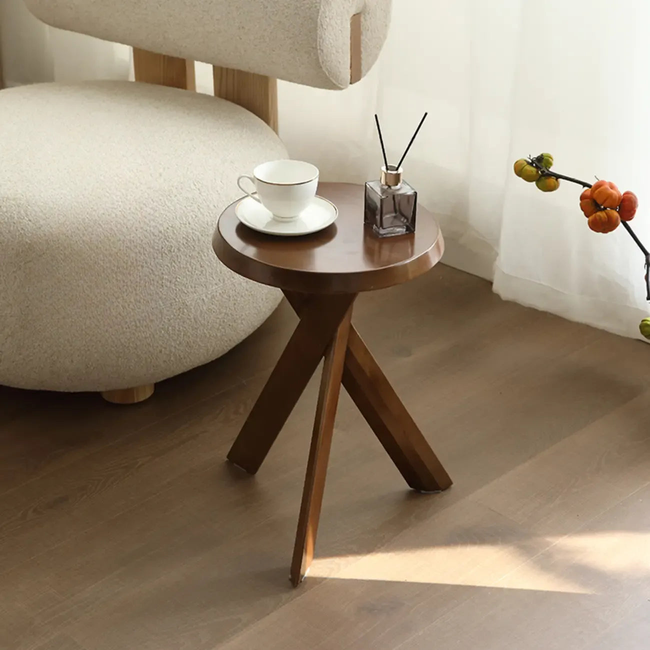 Table d'appoint trépied contemporaine en bois noir