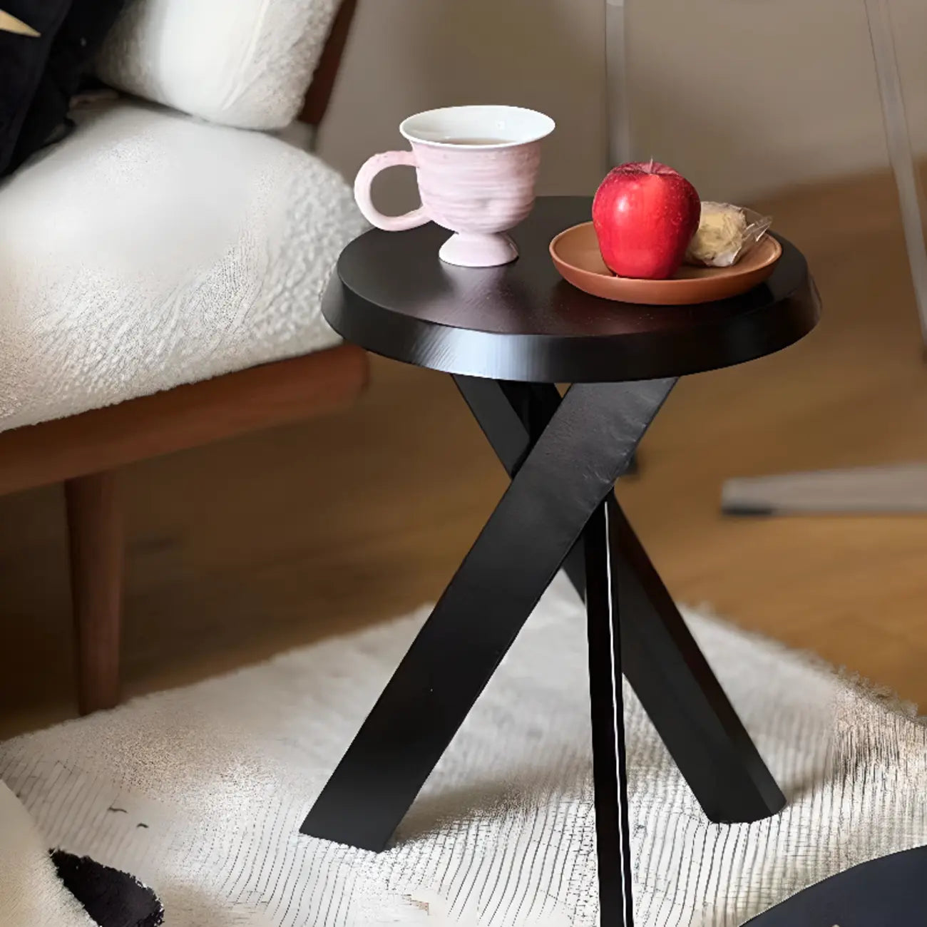 Table d'appoint trépied contemporaine en bois noir