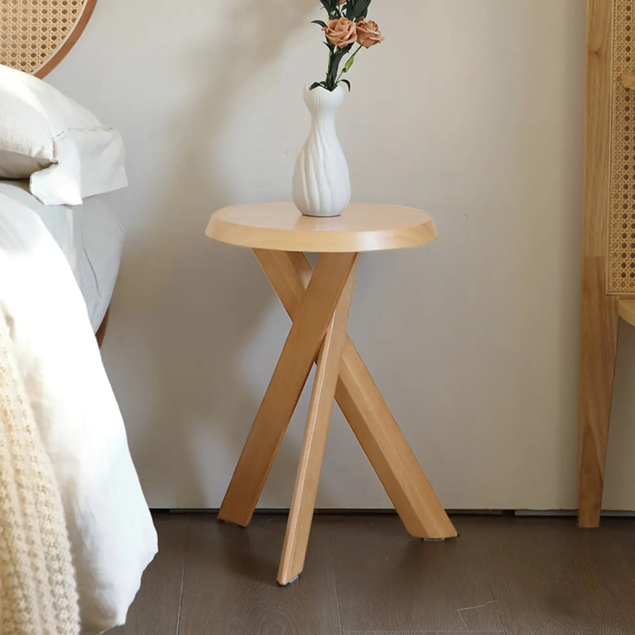 Table d'appoint trépied contemporaine en bois noir