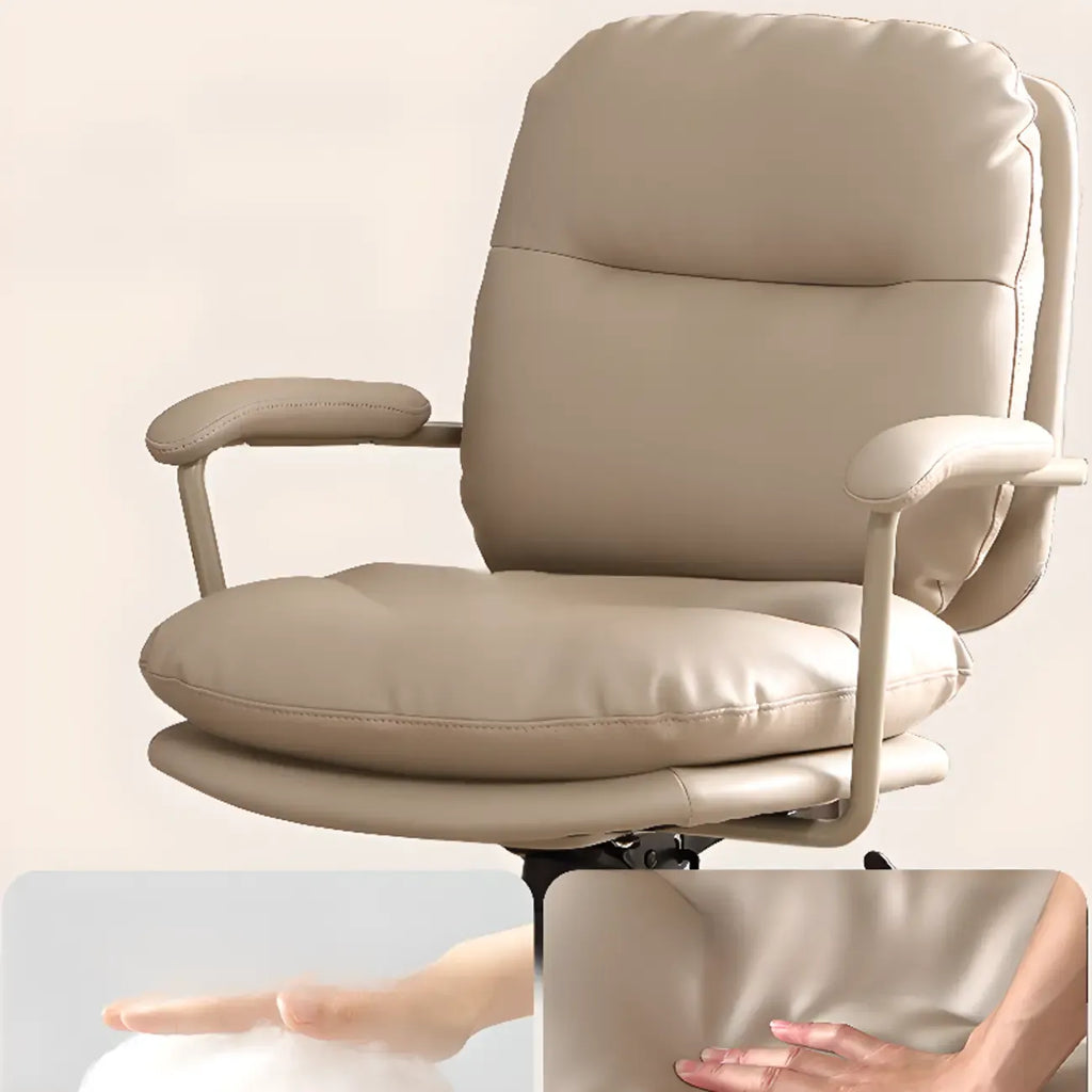 Fauteuil de bureau ergonomique pivotant en cuir beige élégant