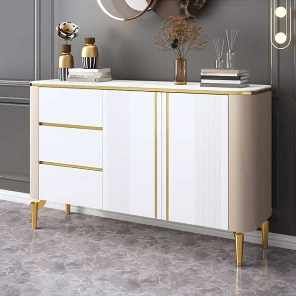 Armoire de rangement en métal doré avec grand plateau en pierre et sans poignée, style glamour