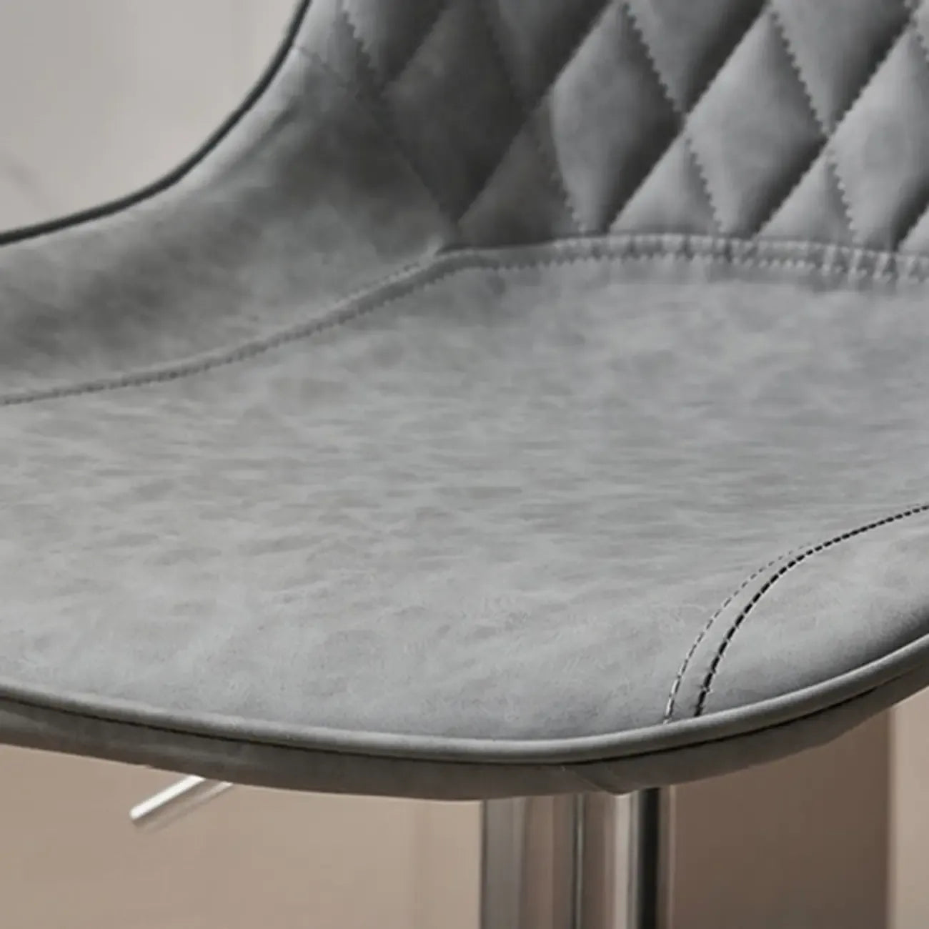 Tabouret de bar pivotant et réglable en cuir capitonné chic