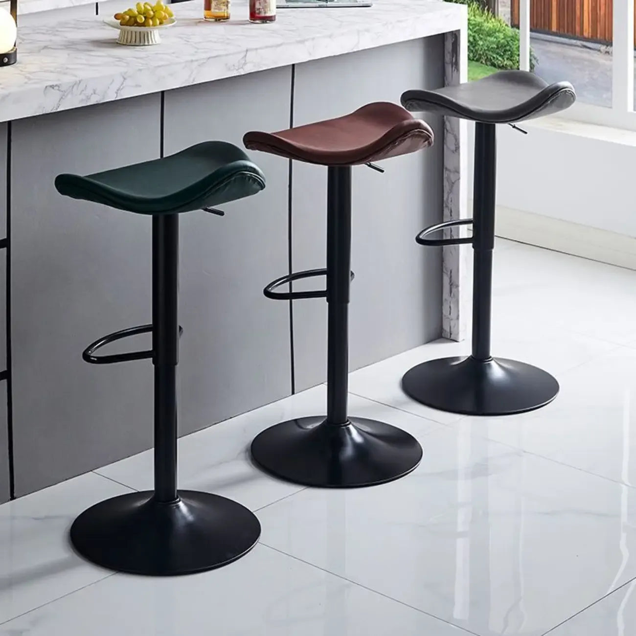Tabourets de bar pivotants réglables en cuir vert moderne Saddle Fax