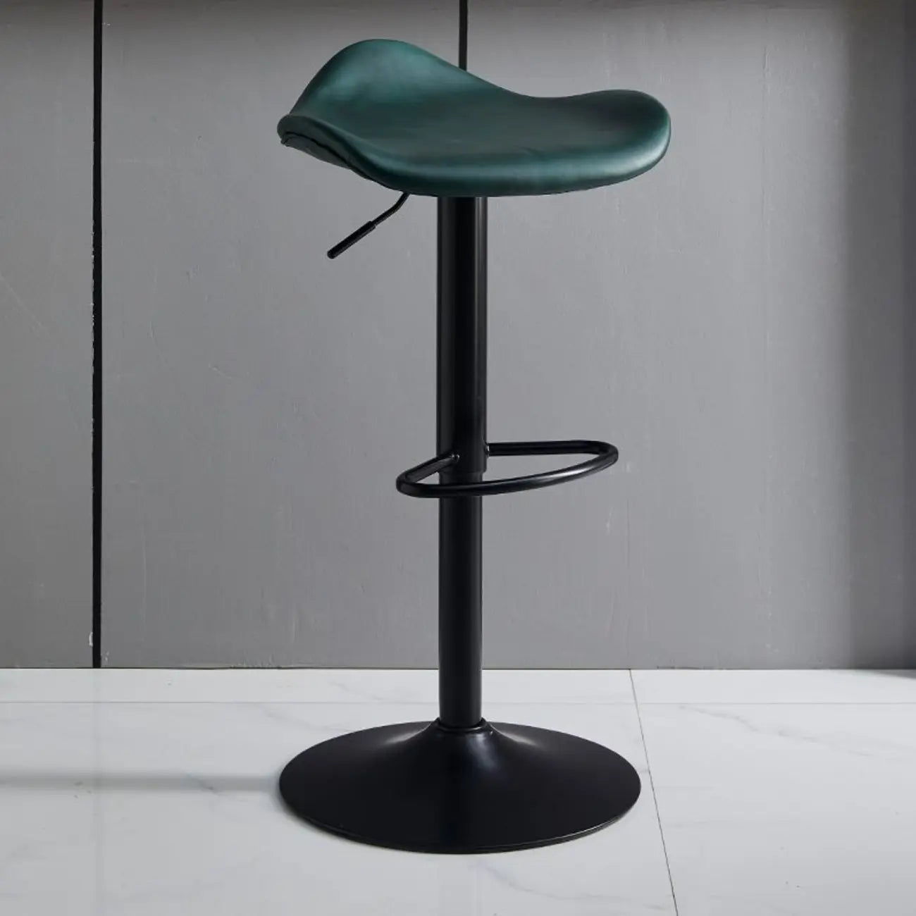 Tabourets de bar pivotants réglables en cuir vert moderne Saddle Fax