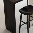 Tables de bar modernes en bois noir avec rangement