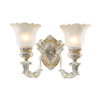 Applique murale LED rétro élégante en verre blanc et or à motif floral.