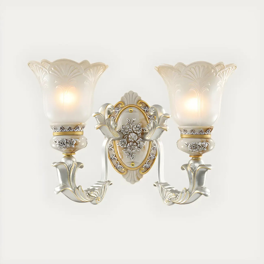 Applique murale LED rétro élégante en verre blanc et or à motif floral.