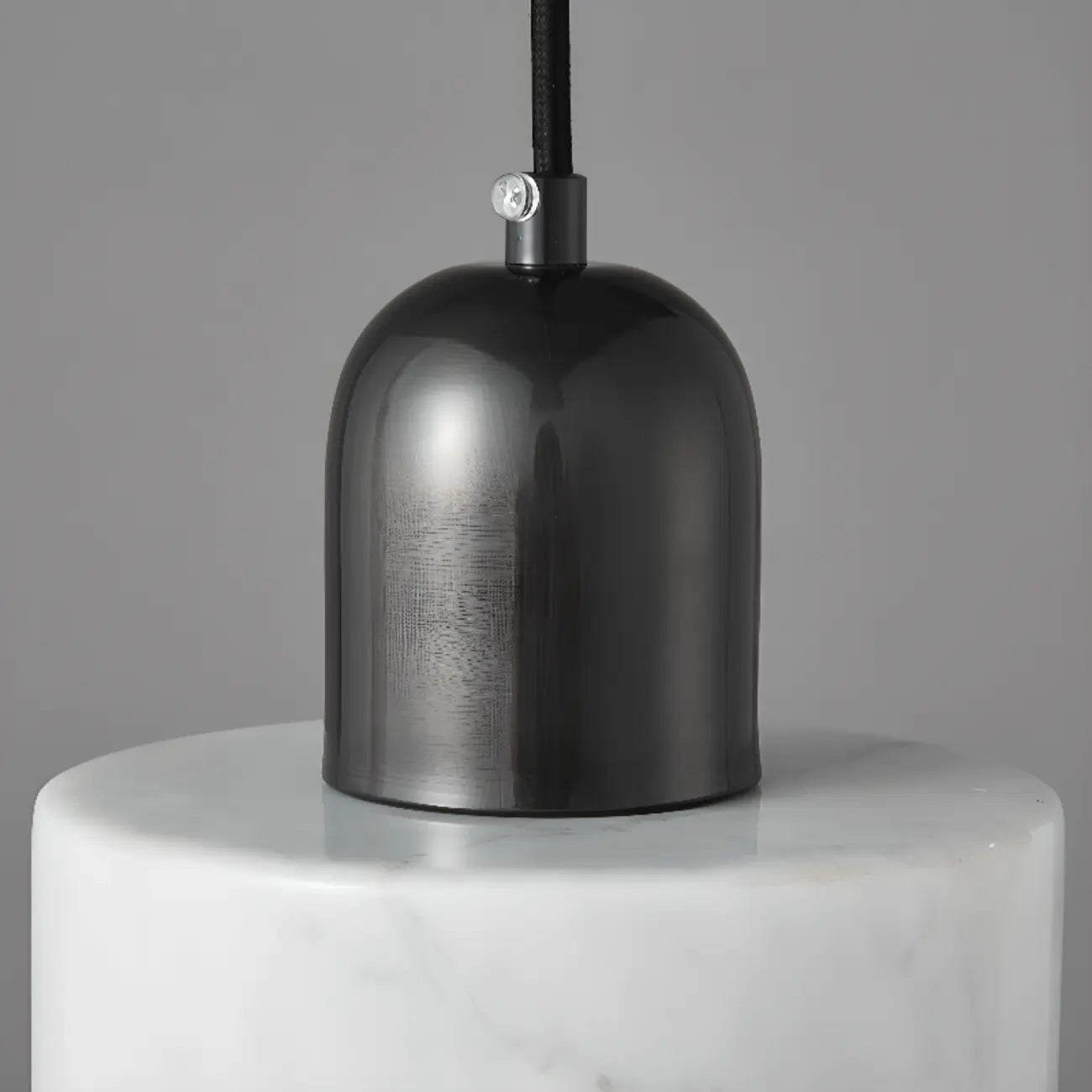 Suspension cylindrique moderne en pierre verte noire
