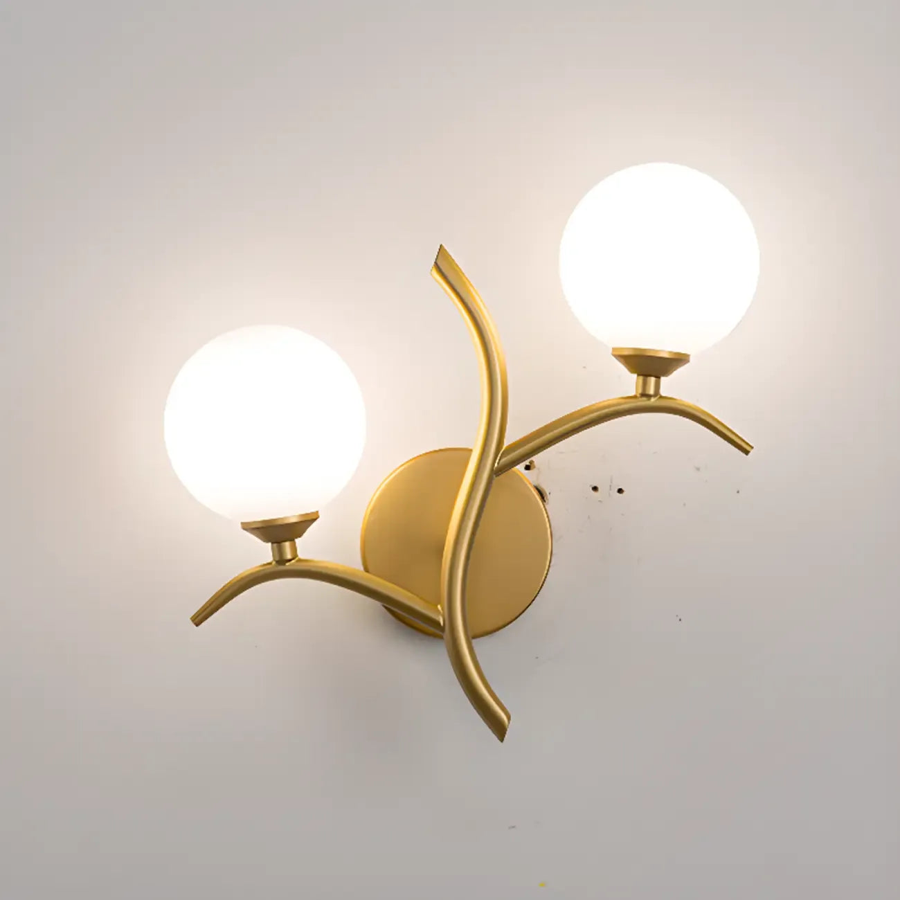 Applique murale moderne à 2 lumières avec globes en verre pour chambre à coucher