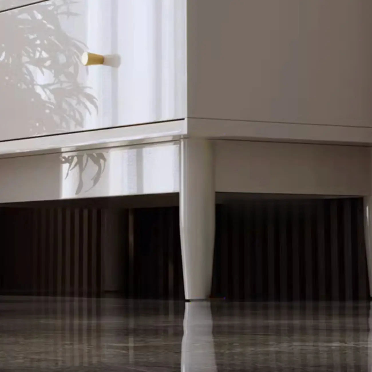 Armoire de rangement moderne et élégante en bois blanc avec portes vitrées