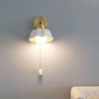 Applique murale d'intérieur de 12,5 à 22,5 cm avec abat-jour en céramique et chaînette.