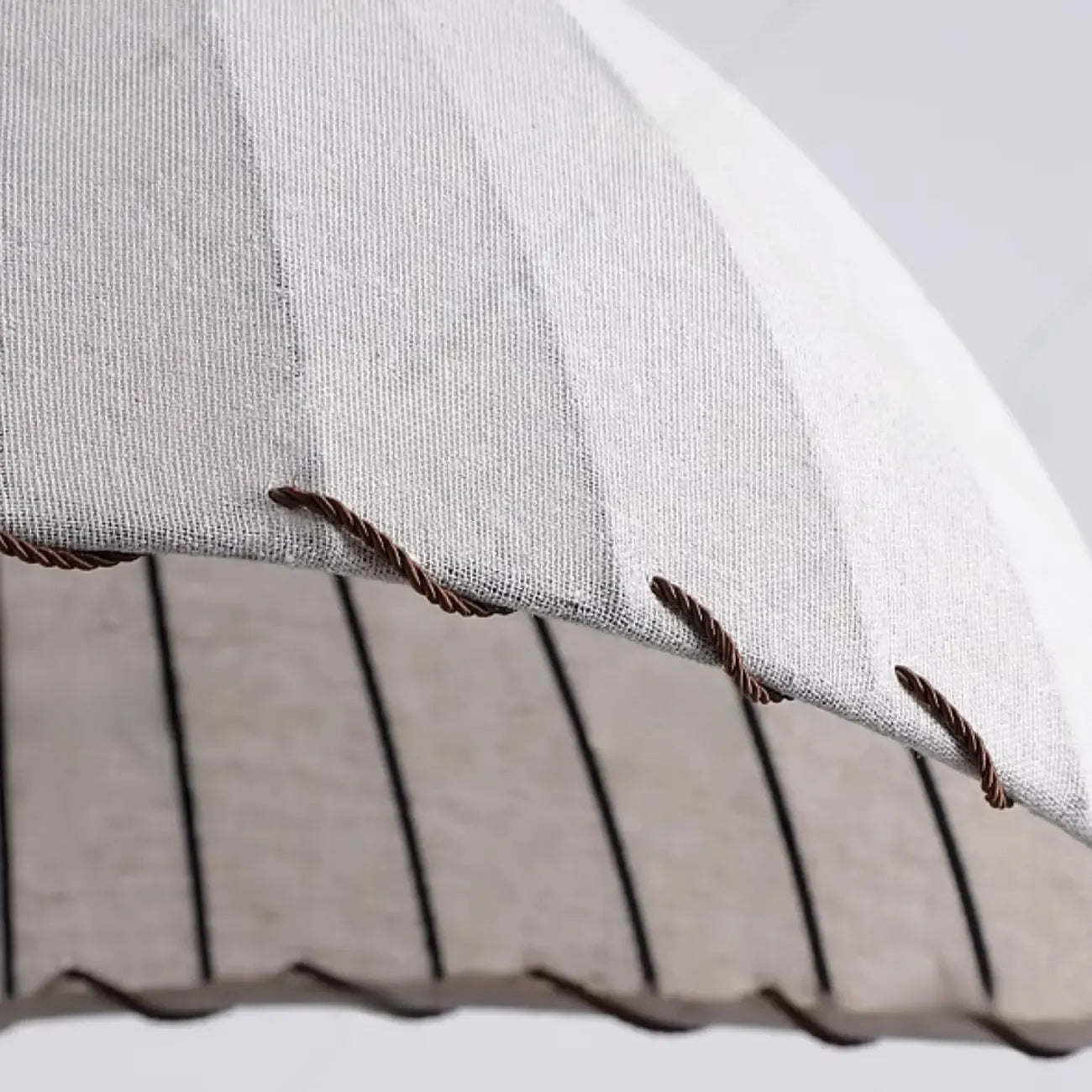 Suspension en forme de dôme avec corde en tissu blanc pour usage résidentiel