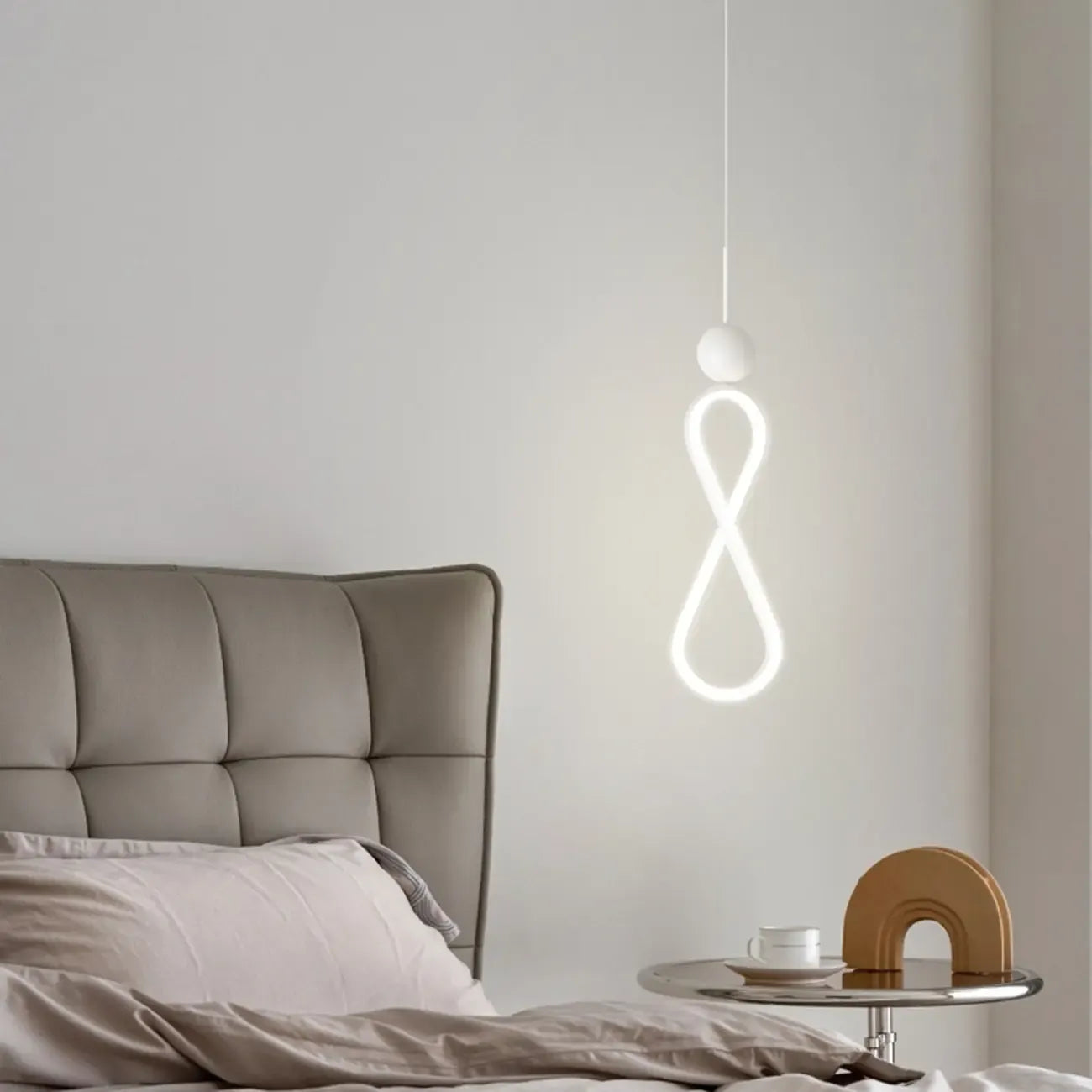 Suspension minimaliste en métal blanc avec LED