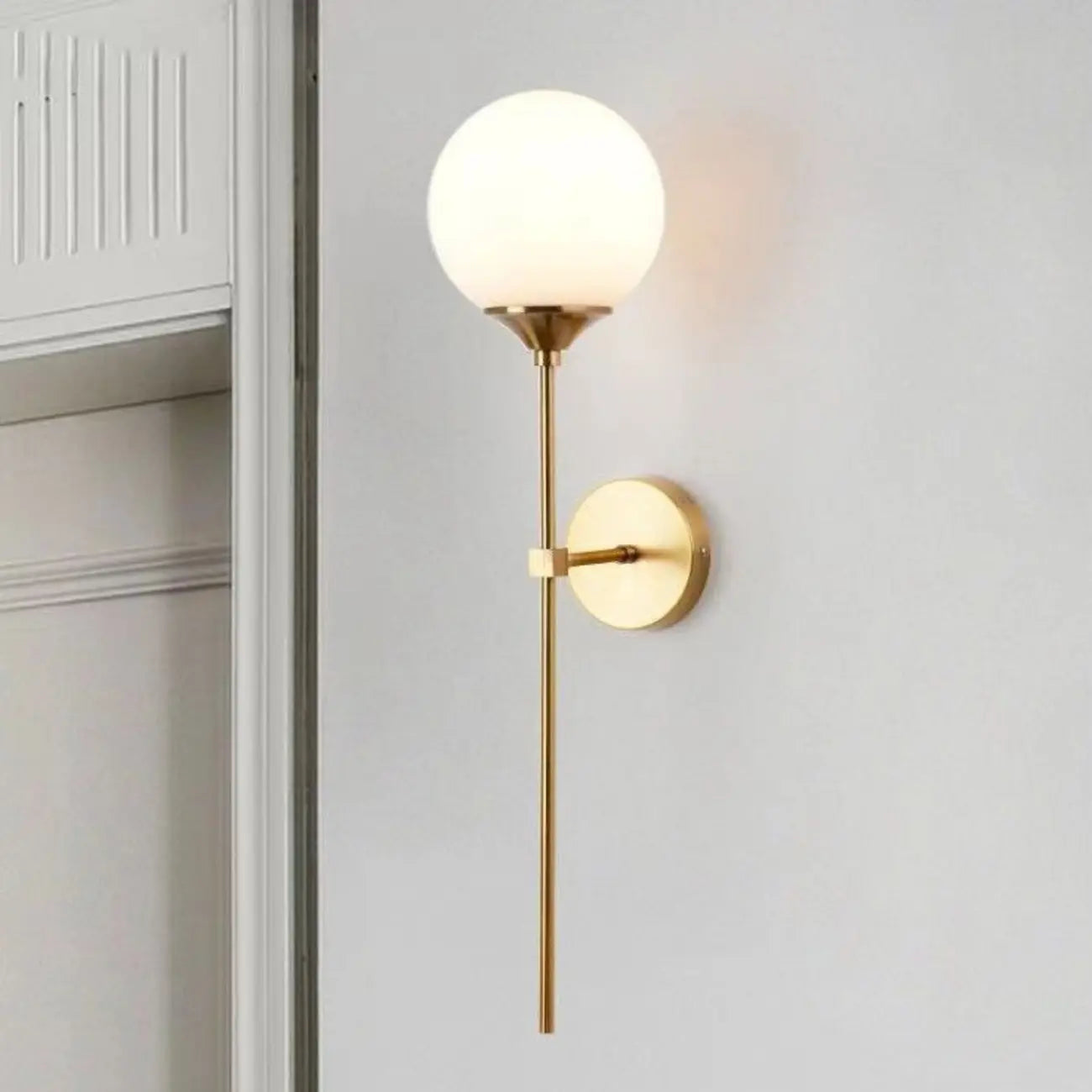 24 Applique moderne in ottone con paralume in vetro
