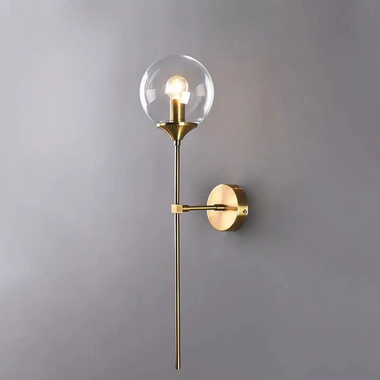 24 Applique moderne in ottone con paralume in vetro